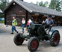 DSC 9527 Traktor 1